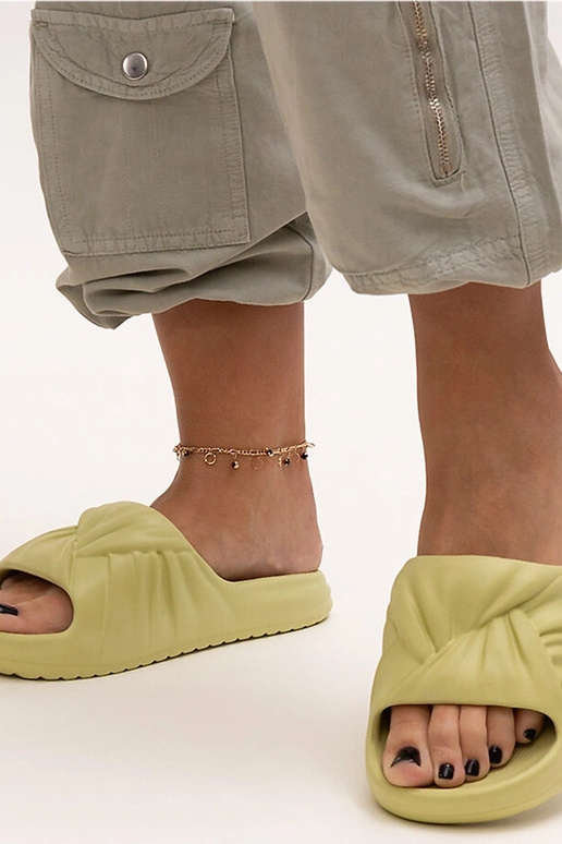 Rohelised Cunta vahtplastist plätud