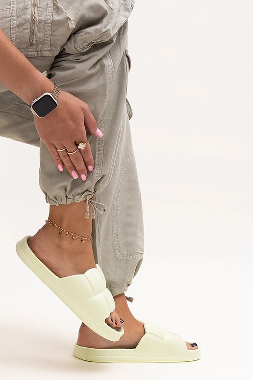 Rohelised Diamanda vahtplastist plätud