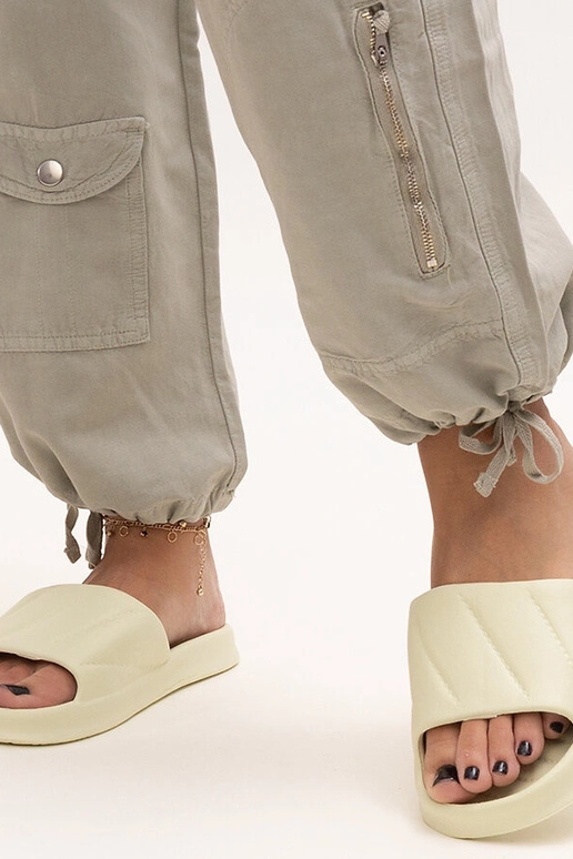 Rohelised Primula vahtmaterjalist sussid