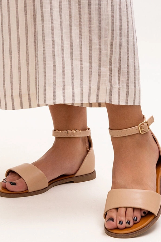 Bežid sandaalid suletud kanna osaga Sema