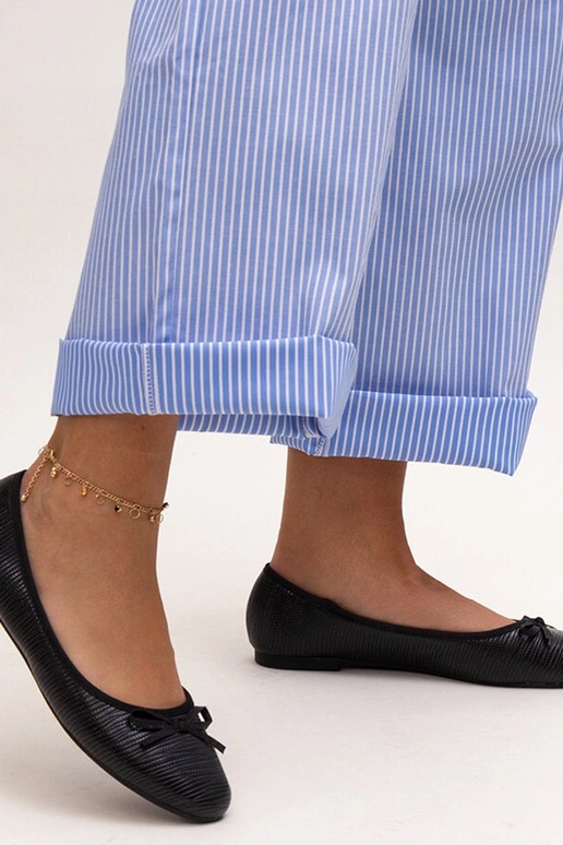 Mustad baleriinid vibu ja nahast...