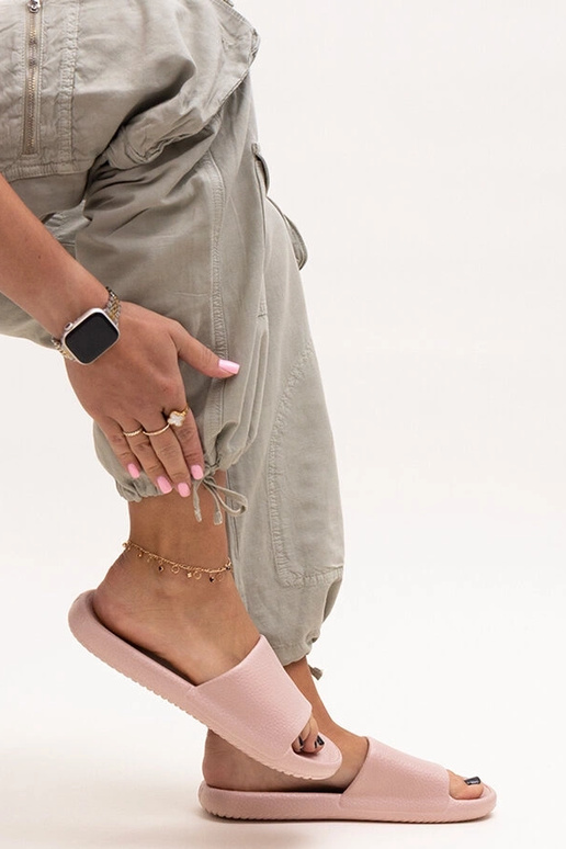 Roosad Primula vahtmaterjalist sussid