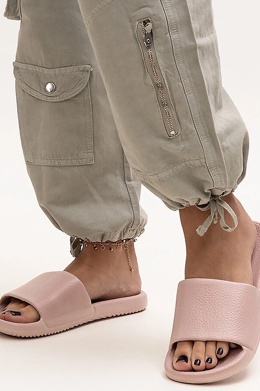 Roosad Primula vahtmaterjalist sussid