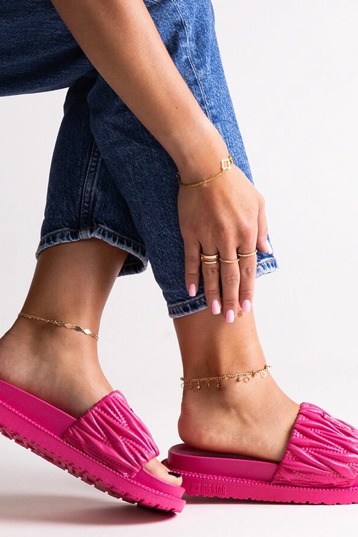 Pink Big Star volangidega plätud...