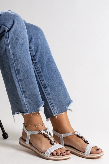 Hõbedast punutud sandaalid... 2