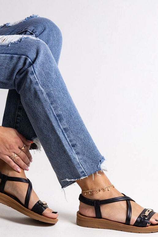 Mustad sandaalid kuldse pandlaga...