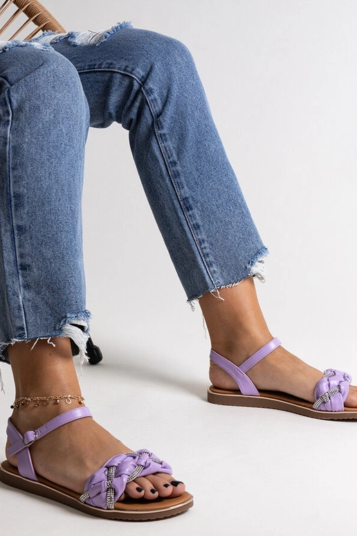 Lillad sandaalid kaunistatud...