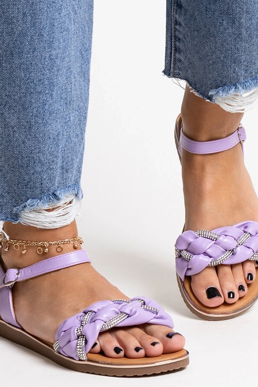 Lillad sandaalid kaunistatud...