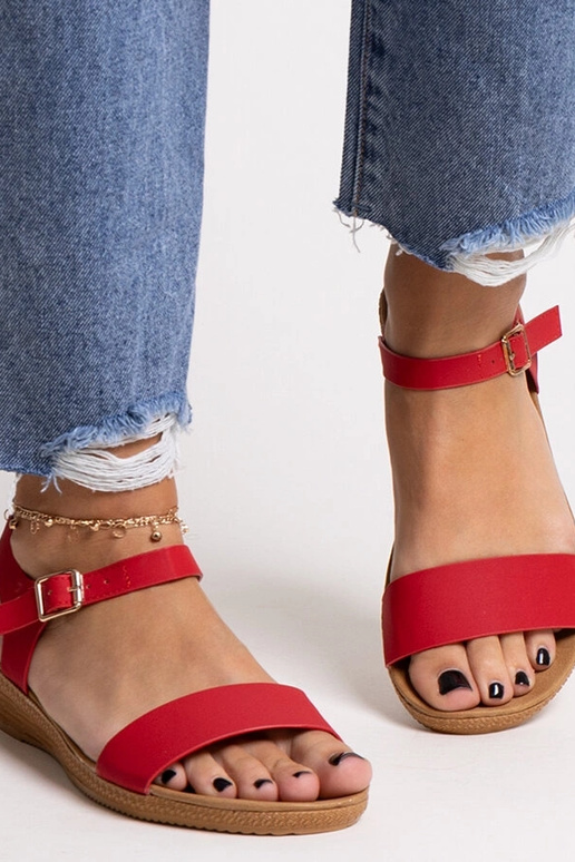 Makdaki punased ökonahast valmistatud...