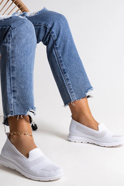 Rahima valged poroloontallaga tossud