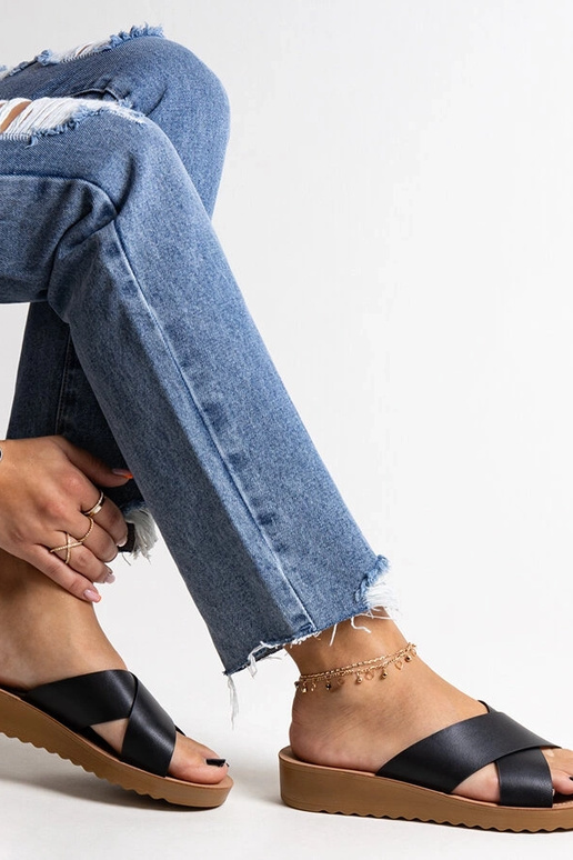 Ekkonahast valmistatud mustad...