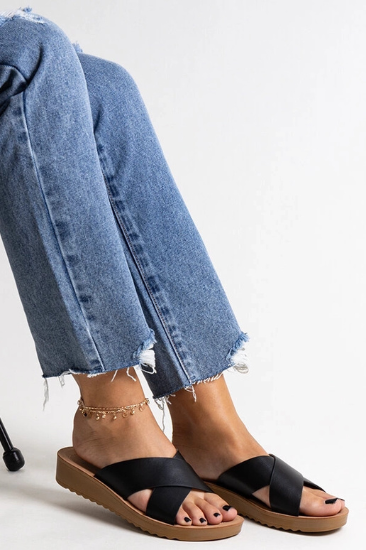 Ekkonahast valmistatud mustad...