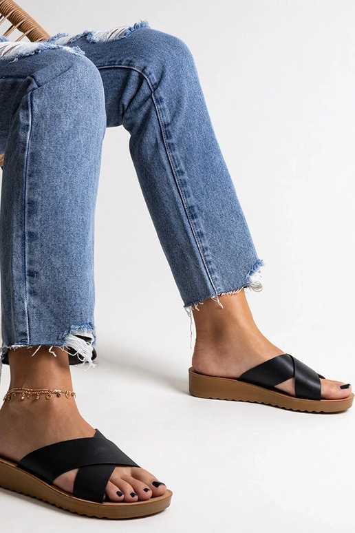 Ekkonahast valmistatud mustad...