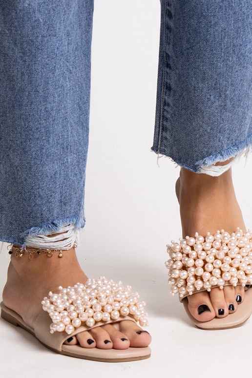 Atiyene helmestega kaunistatud beežid...