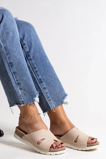 Nahast sisetallaga Masha... 2