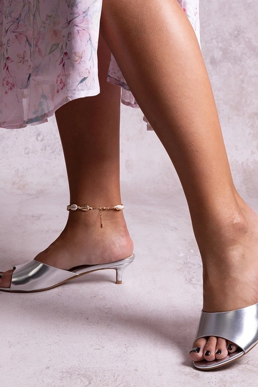 Hõbedased madala kontsaga muulad Maloua