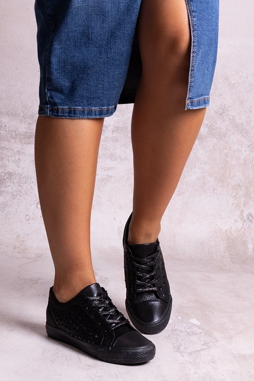 Mustad ažuursed Safune tossud