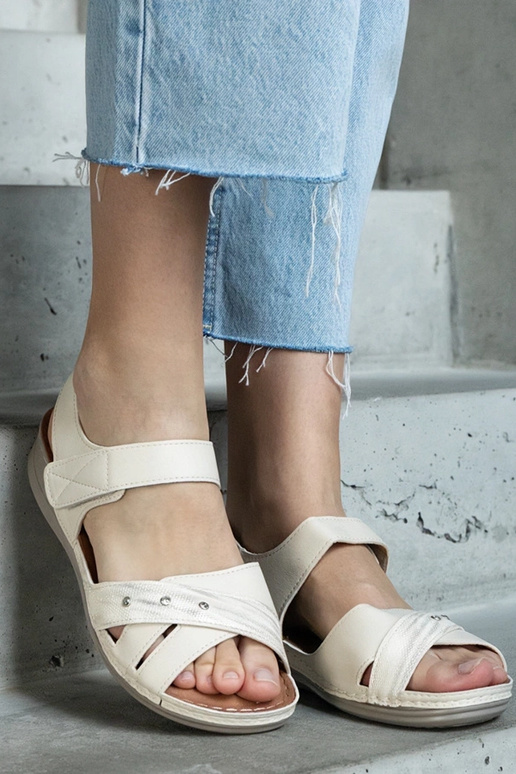 Beežid Nural platvormiga sandaalid