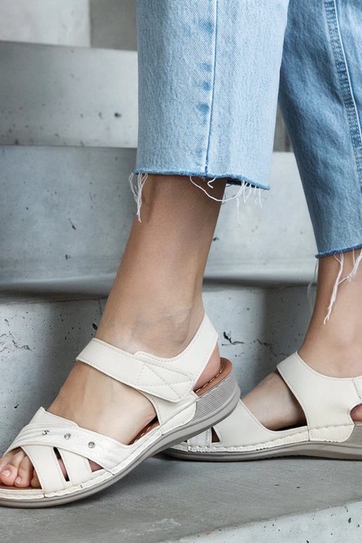 Beežid Nural platvormiga sandaalid