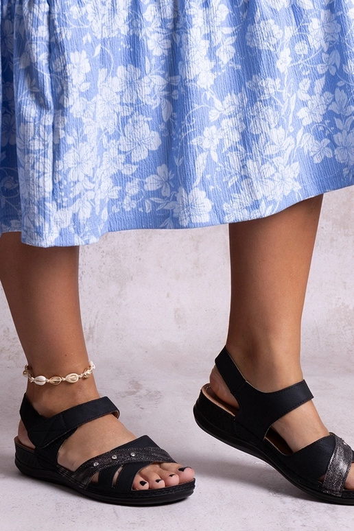 Mustad Nural platvormiga sandaalid