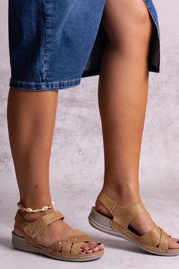 Nural pruunid platvormiga...