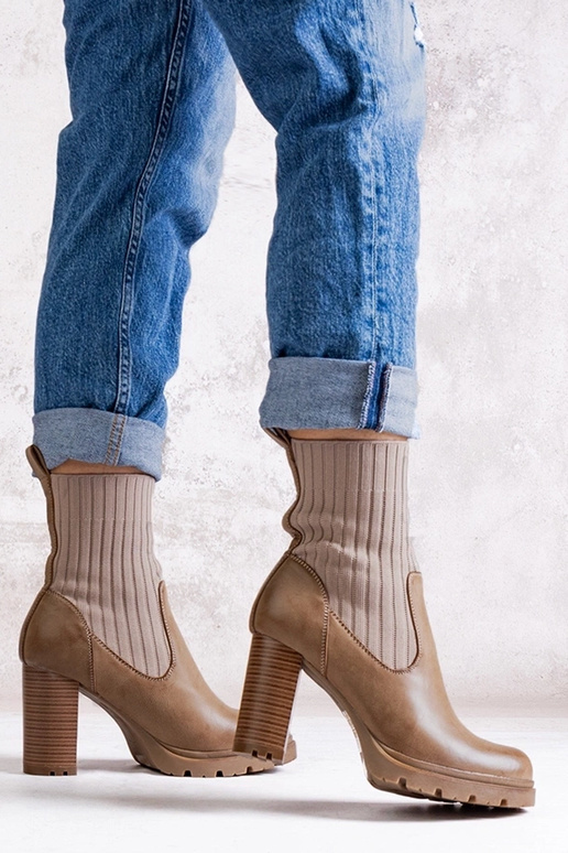 Tumebeežid Asera ökonahast...