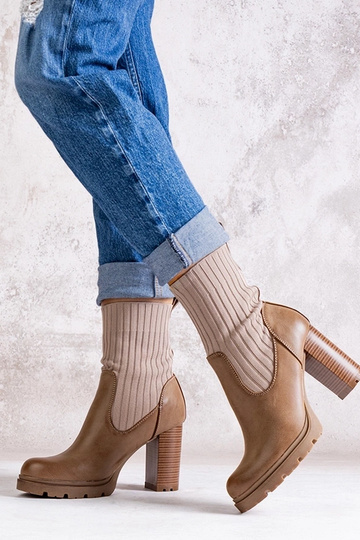 Tumebeežid Asera ökonahast... 2