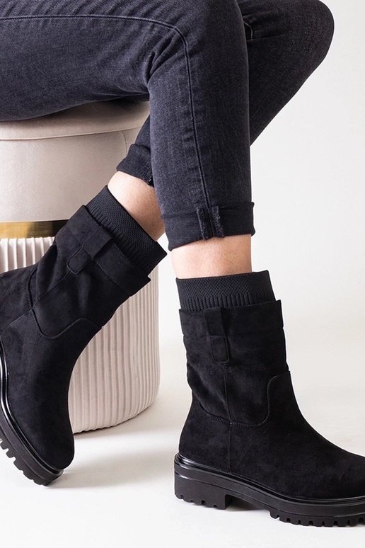 Mustad libisevad poolsaapad Ralia sokiga