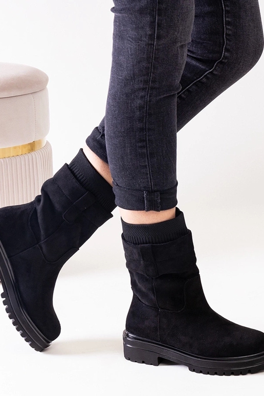 Mustad libisevad poolsaapad Ralia sokiga