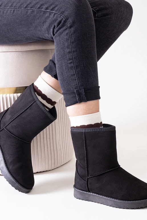 Musta värvi soojustusega...