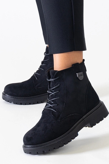 Mustad kunstnahast... 2