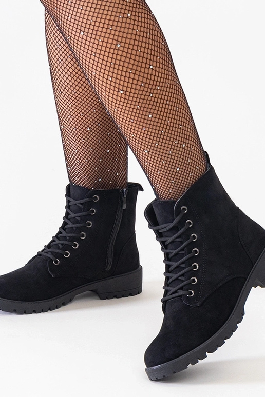 Mustad kunstnahast...