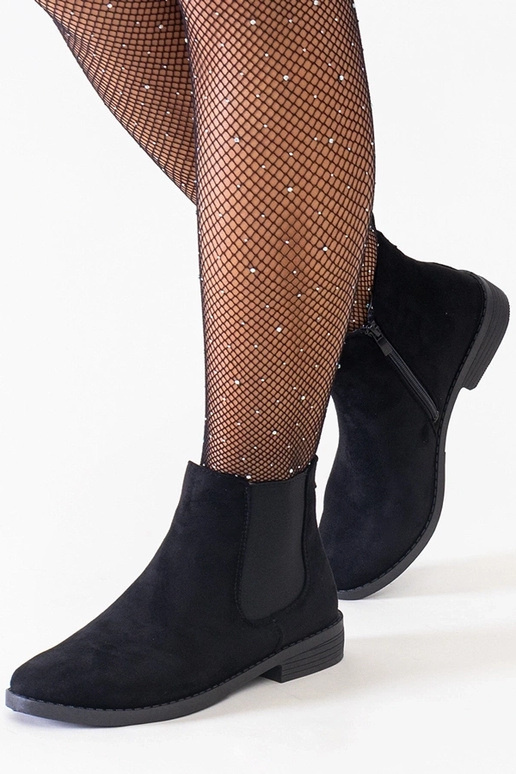 Mustad klassikalised pahkluu kingad...