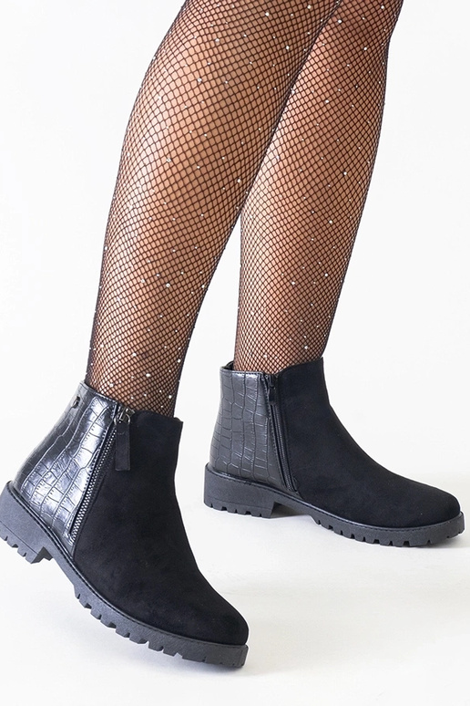 Mustad pahklobused...