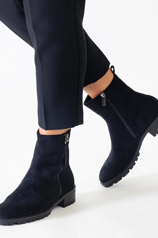 Mustad kõrge platvormiga kingad...