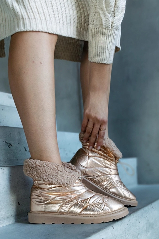 Caellita kullast isoleeritud...