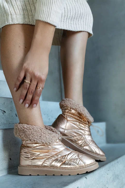 Caellita kullast isoleeritud...