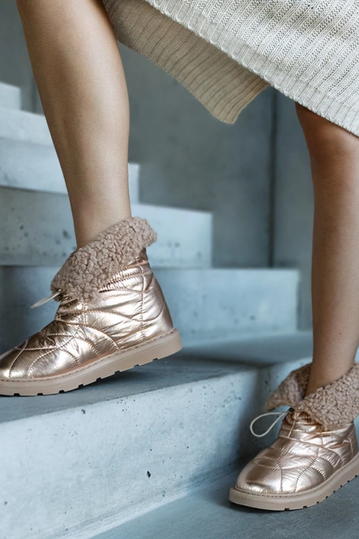 Caellita kullast isoleeritud...