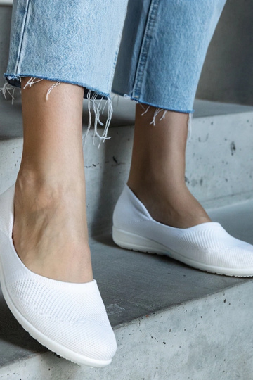 Provencheri valgest kangast...