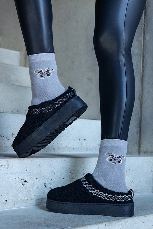 Mustad lumekotid platvormil madala... Mustad lumekotid platvormil madala...