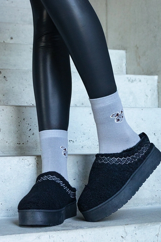 Mustad lumekotid platvormil madala... Mustad lumekotid platvormil madala...