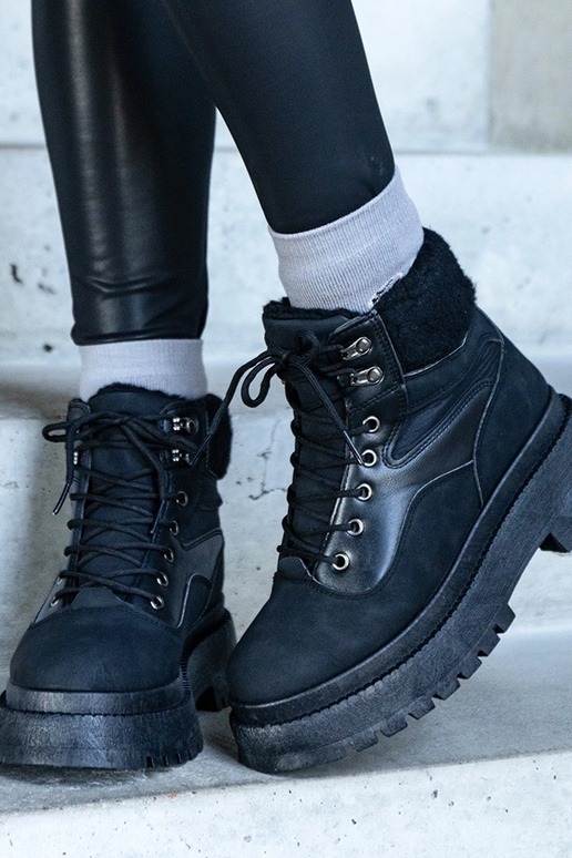 Mustad paksu talla karvaga...