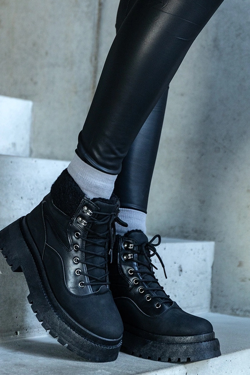 Mustad paksu talla karvaga...