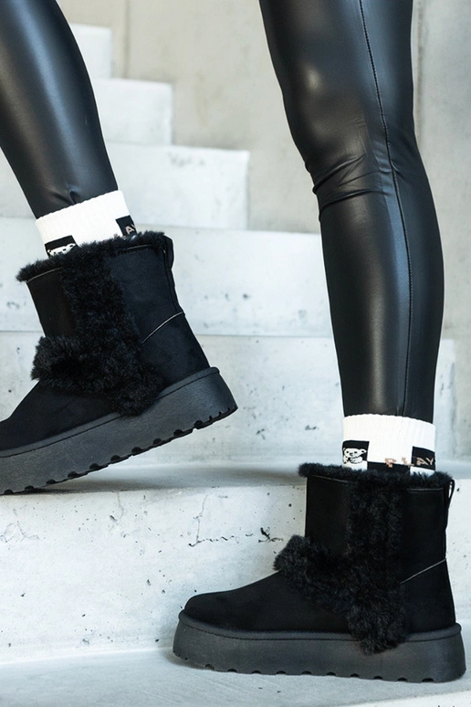 Mustad öko-seemisnahast lumesaapad...