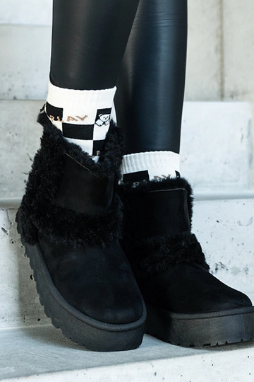 Mustad öko-seemisnahast... 2