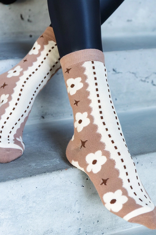 Must-valged soojad sokid Sella