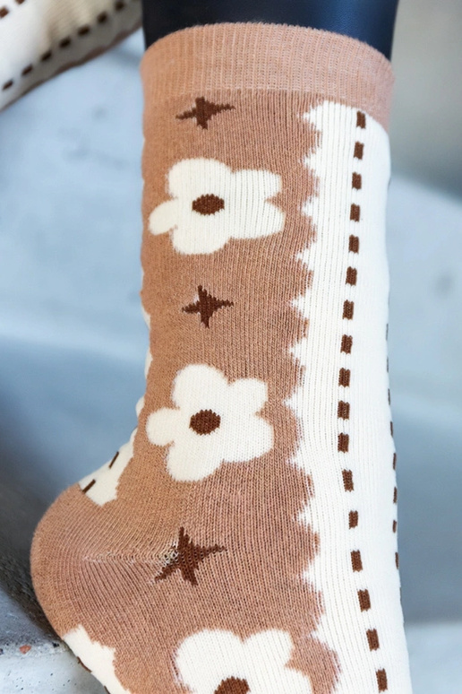 Must-valged soojad sokid Sella