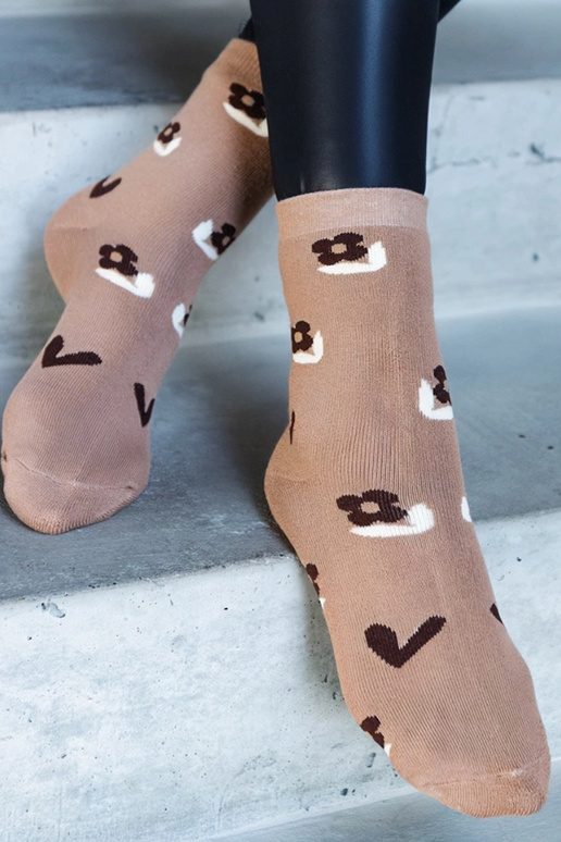 Must-valged soojad sokid Sella