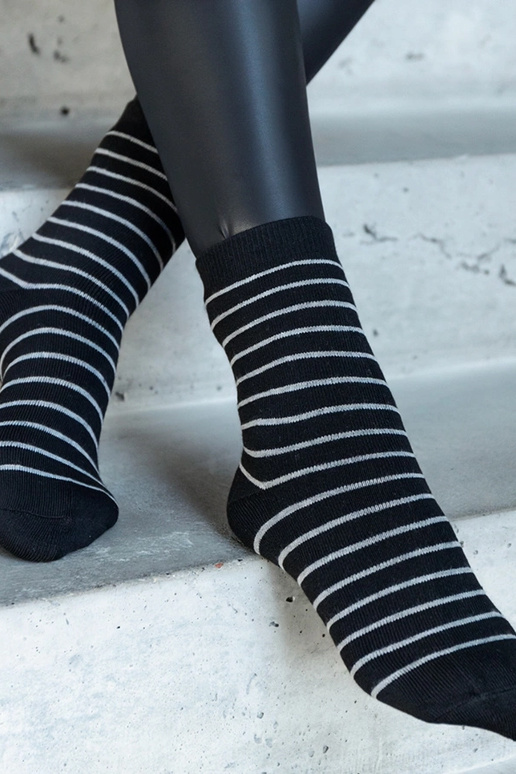 Must-valged soojad sokid Sella