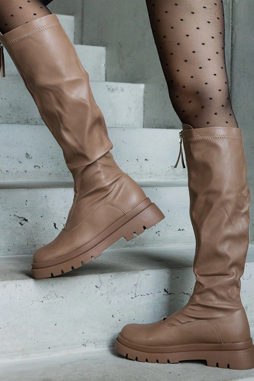 Pruunid saapad ökokoorest lamedal...